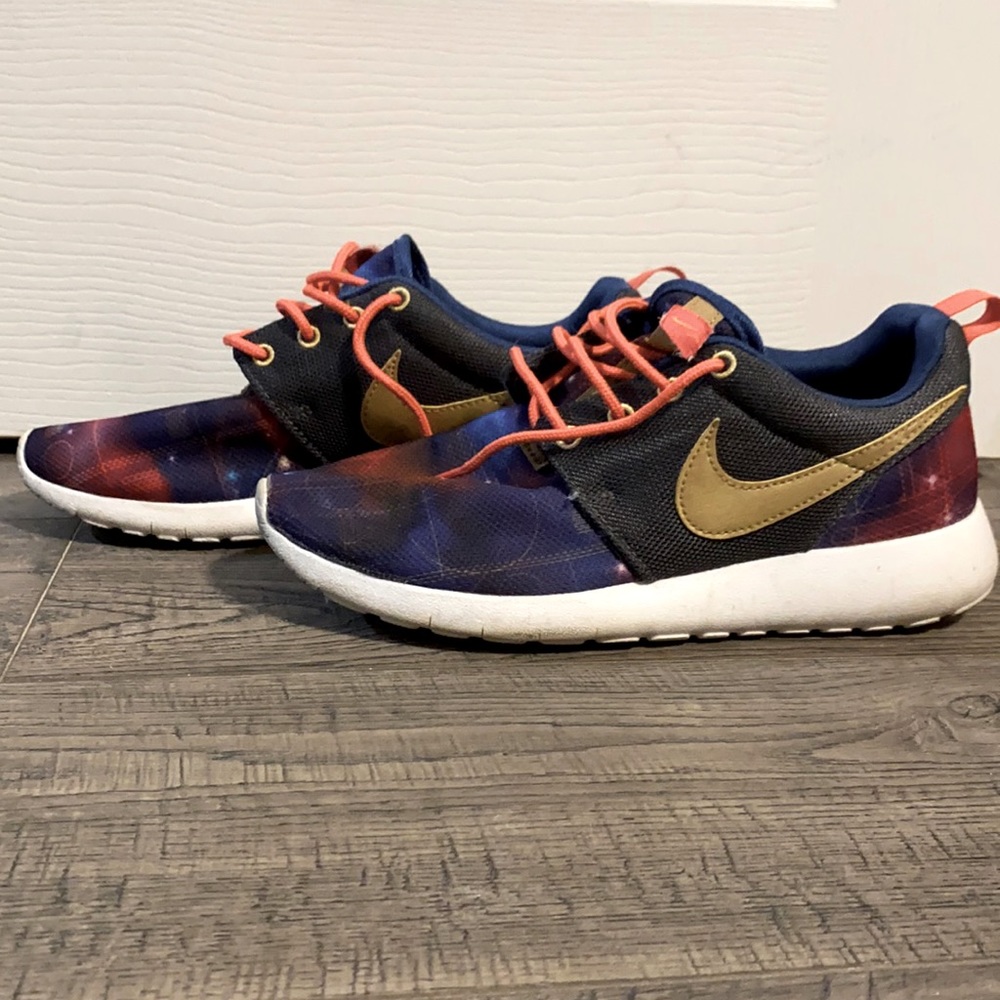 Nike Galaxy Roshes